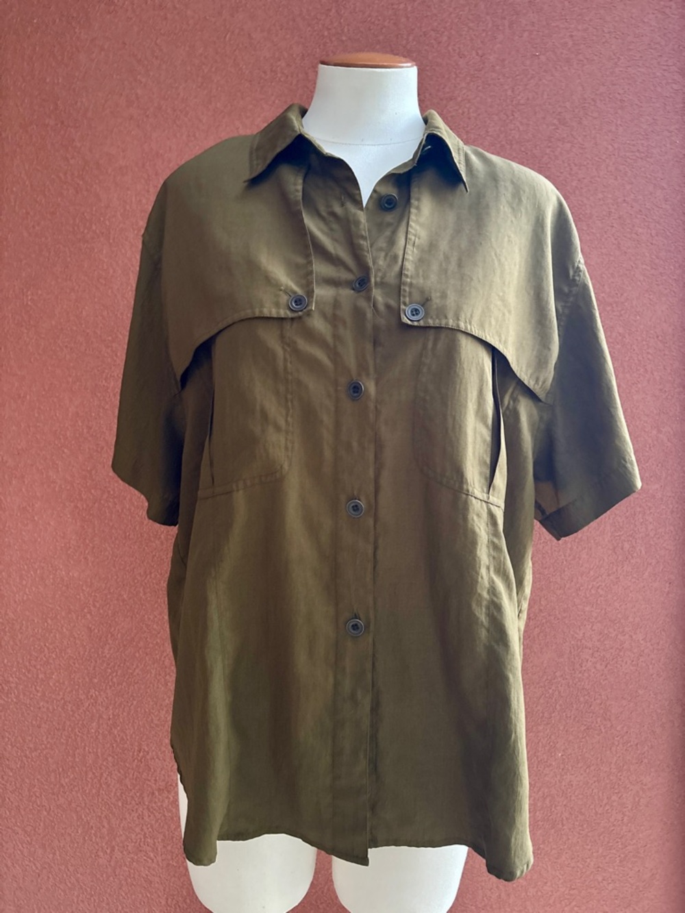 Leslie Fay Olive Green Short Sleeve Button Front Blouse